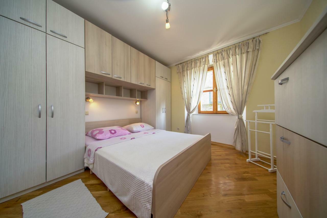 Apartment Stara Kuca Мали Стон Екстериор снимка
